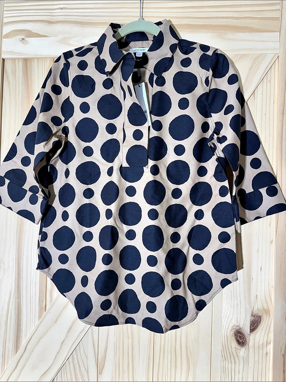Chico's No Iron Stretch Global Dots Popover Polka Dot Shirt